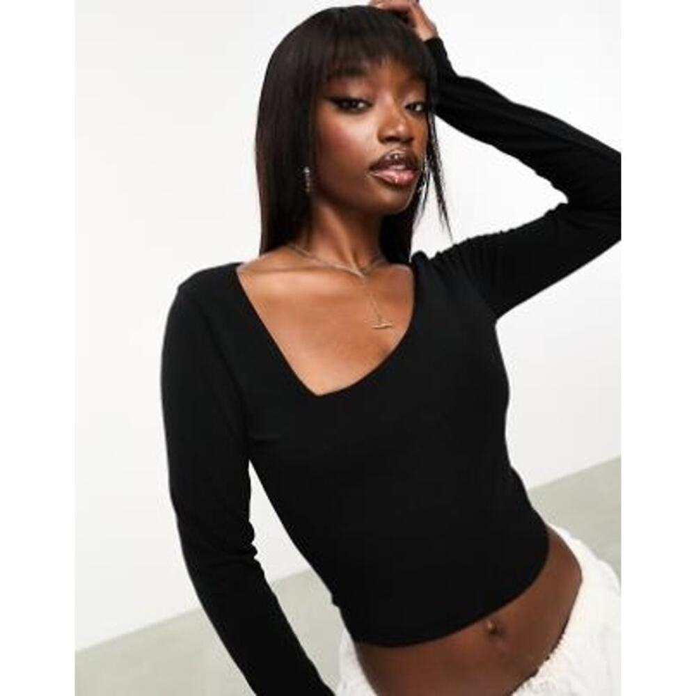 ASOS Women's Asymmetric Scooped Neck Long Sleeved Crop Top in Black Size 2